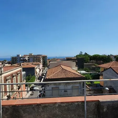 A Casa Di Peppe E Ale Πανσιόν Giarre