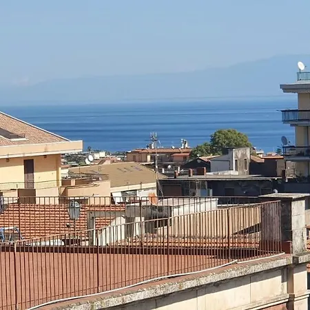 A Casa Di Peppe E Ale Πανσιόν Giarre